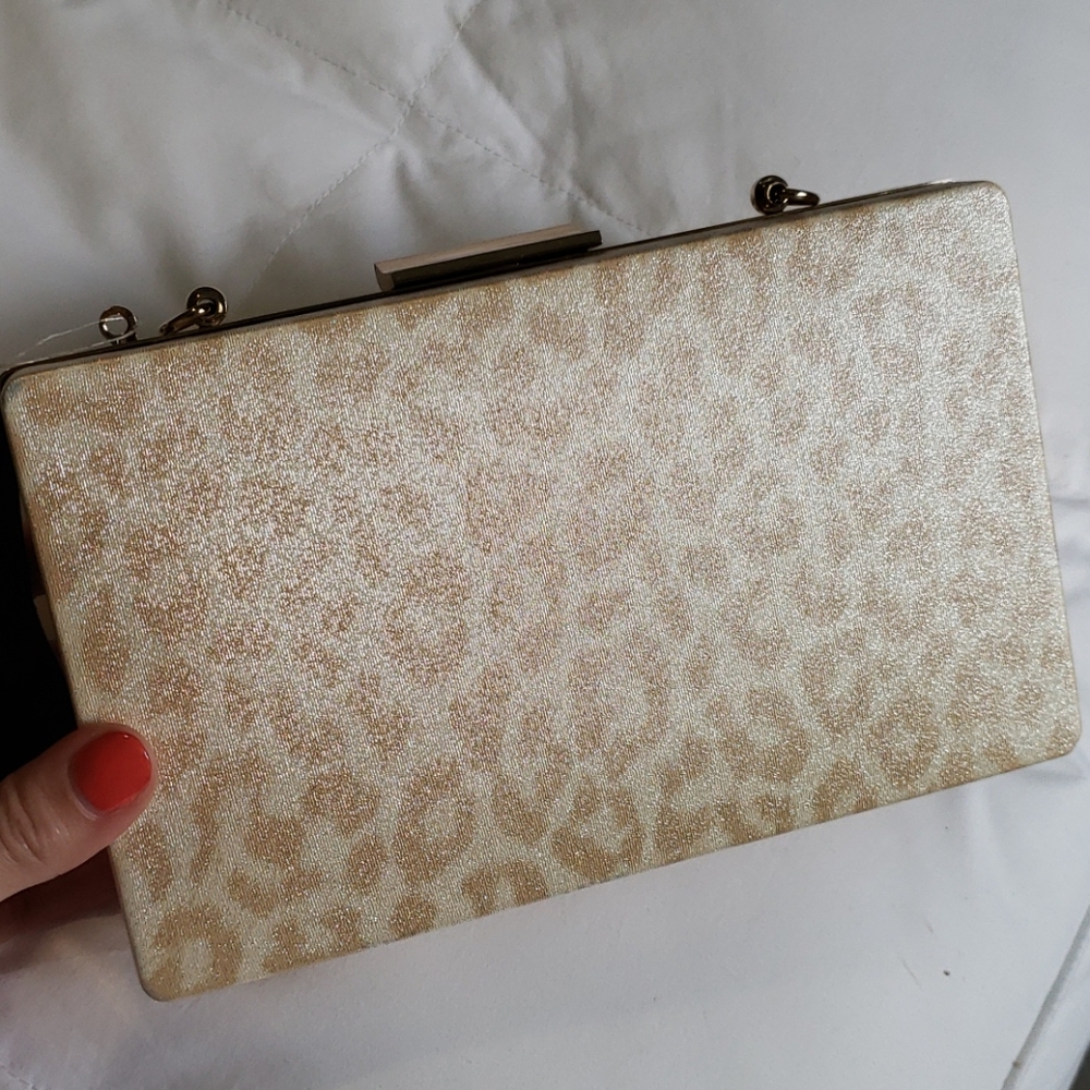 NWOT d'margreaux Leopard Print Clutch